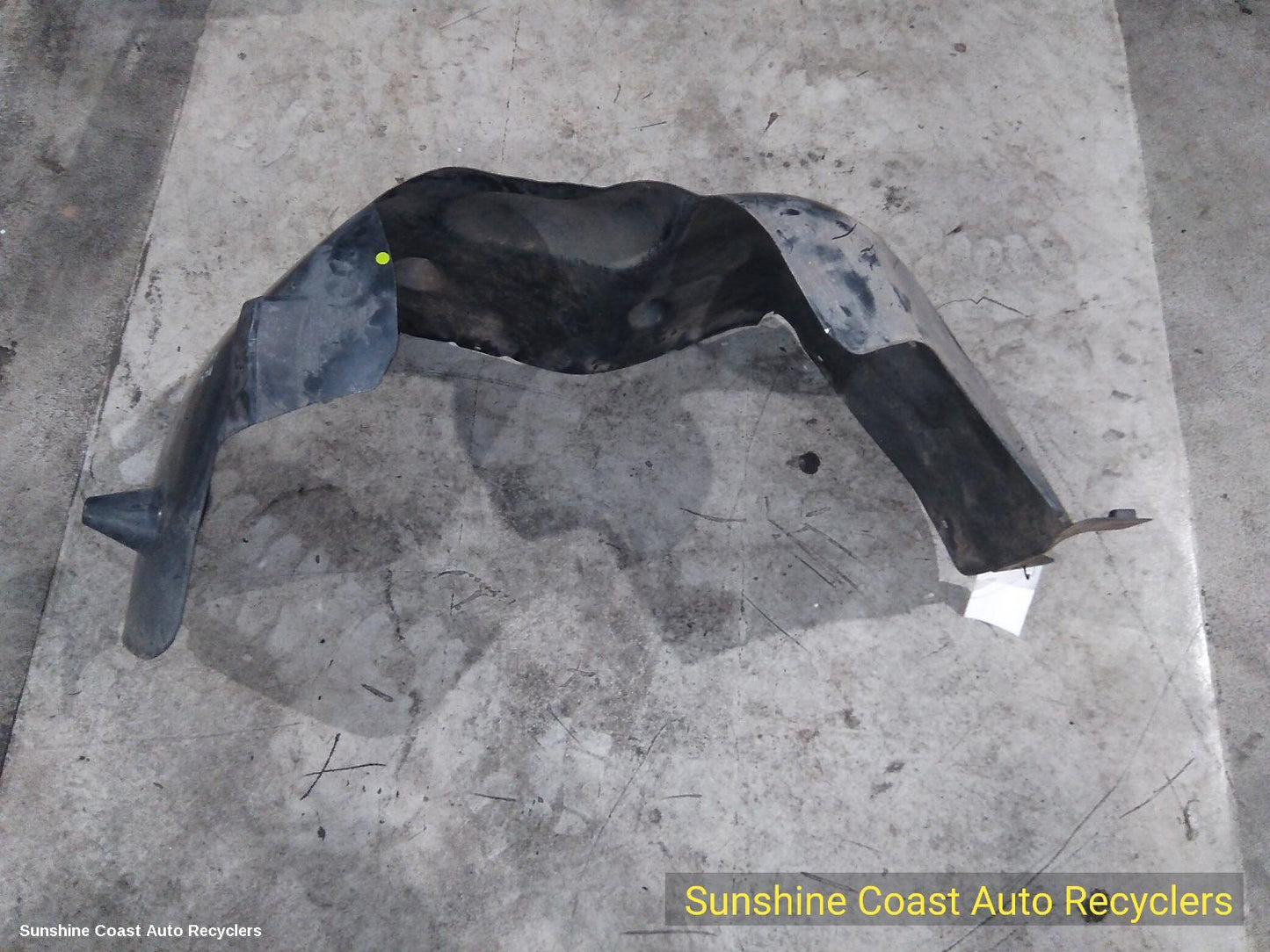 2013 Volkswagen Amarok Left Guard Liner