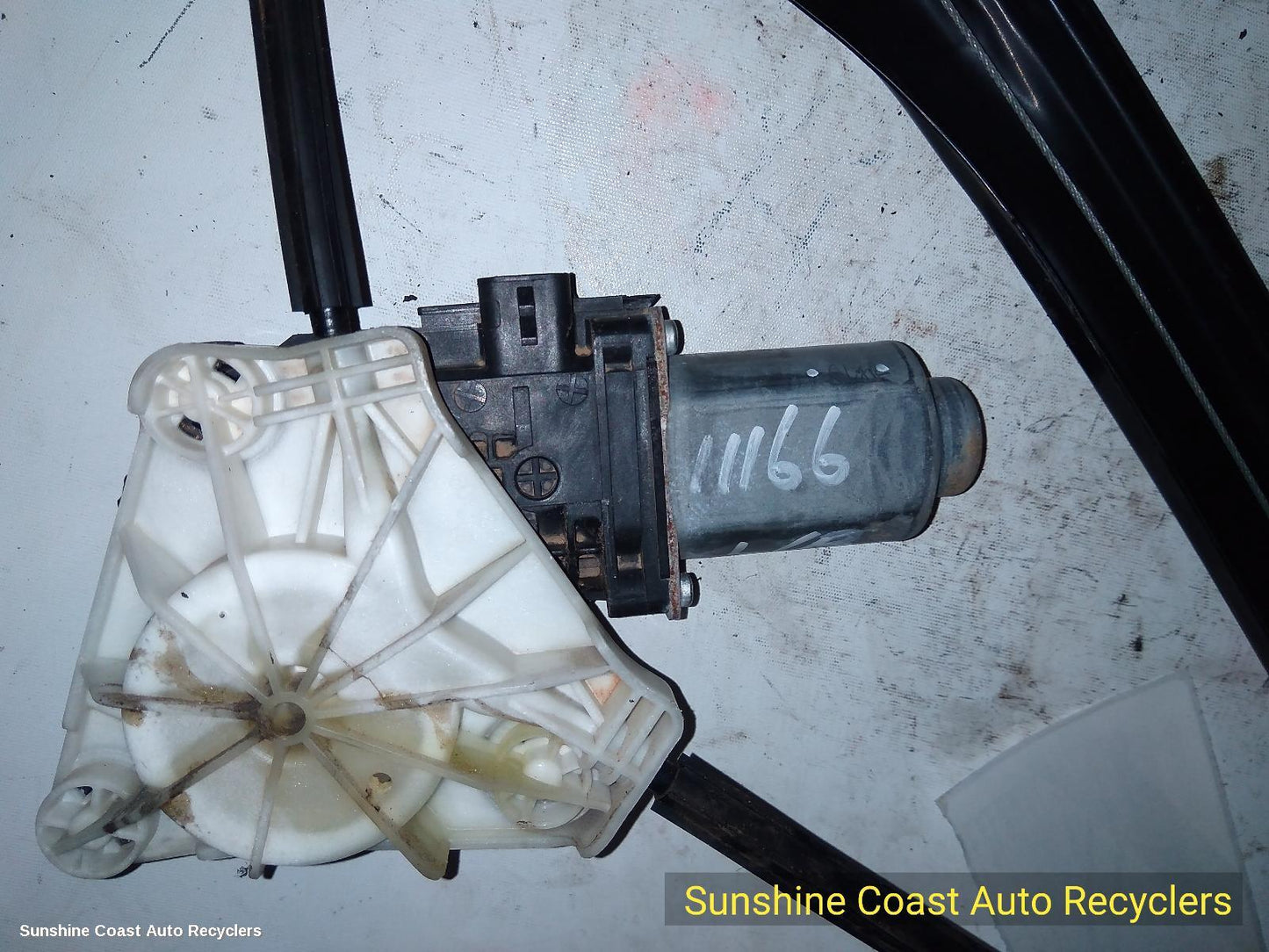 2012 Volkswagen Amarok Left Rear Wnd Reg Motor