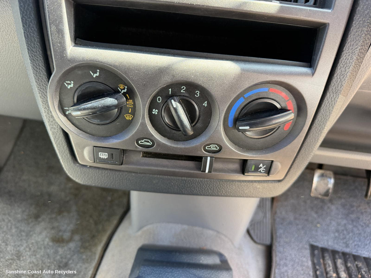 2002-2011 Hyundai Getz Misc Switch Relay