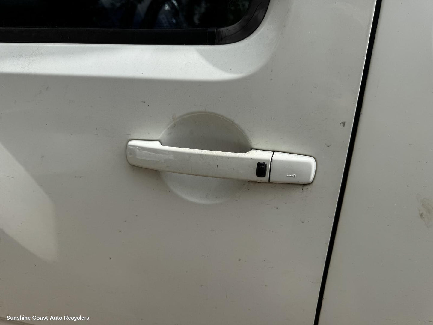 2010 Nissan Pathfinder Door Handle