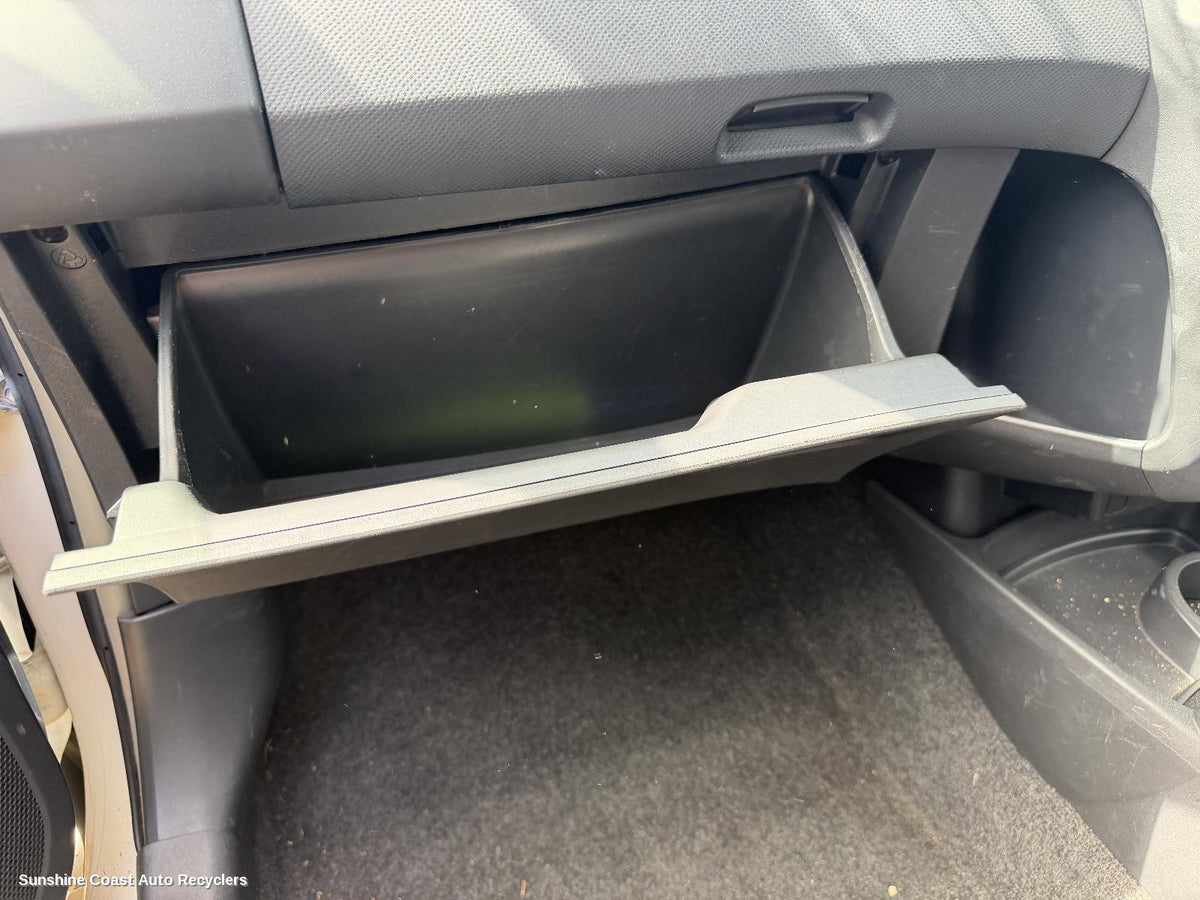 2005-2016 Toyota Yaris Glove Box