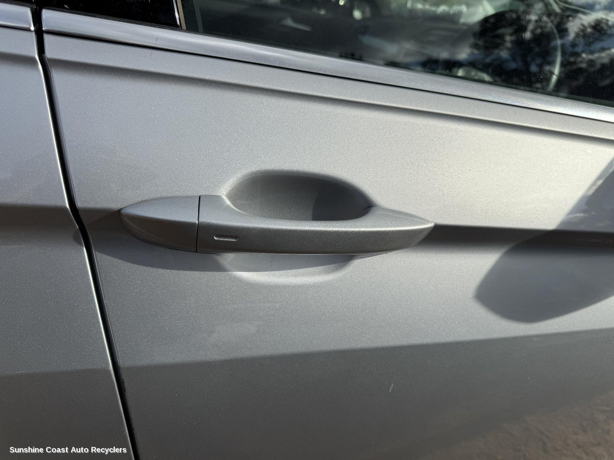 2016-2024 Volkswagen Tiguan Door Handle