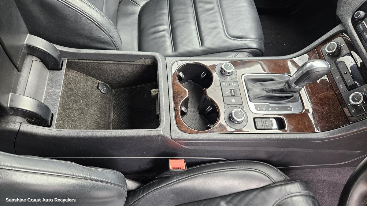 2010-2018 Volkswagen Touareg Console