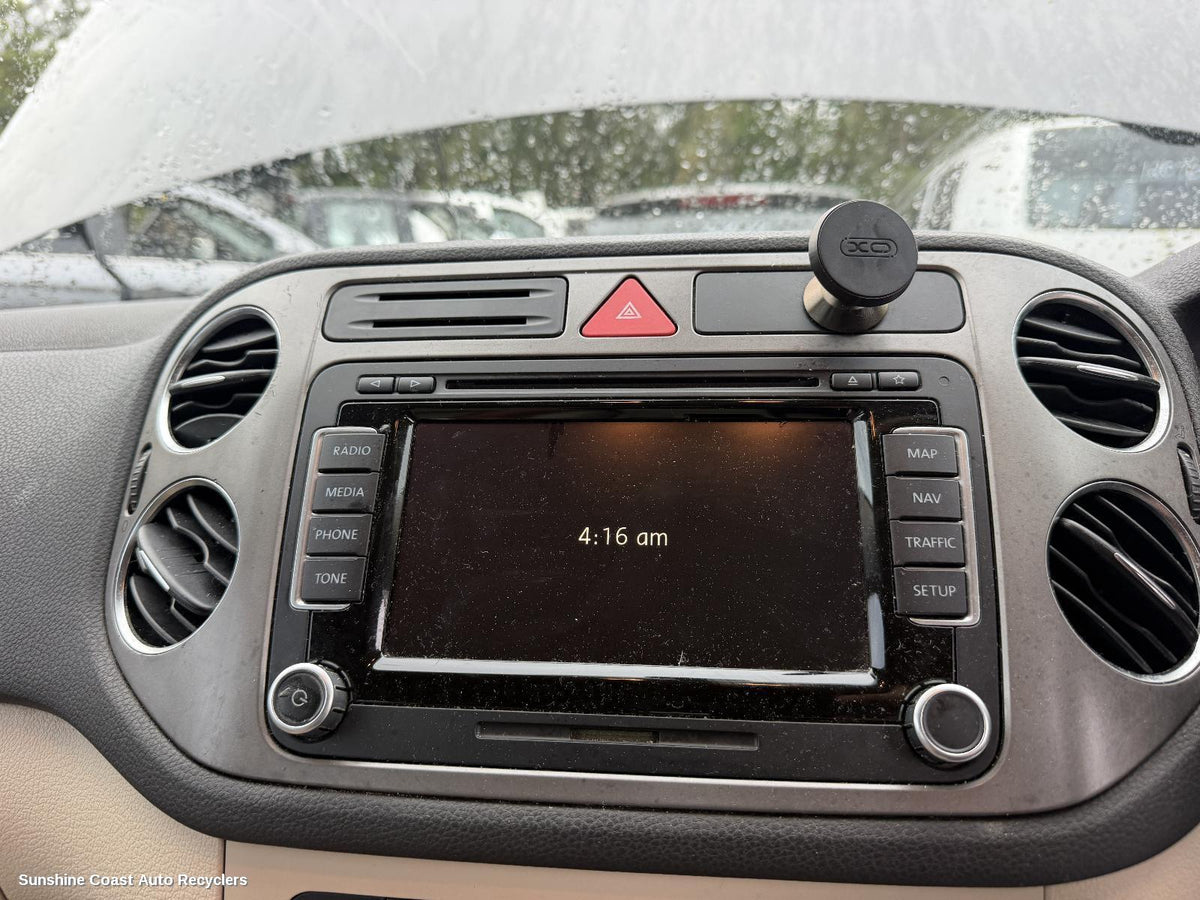 2008-2016 Volkswagen Tiguan Radio Cd Dvd Sat Tv