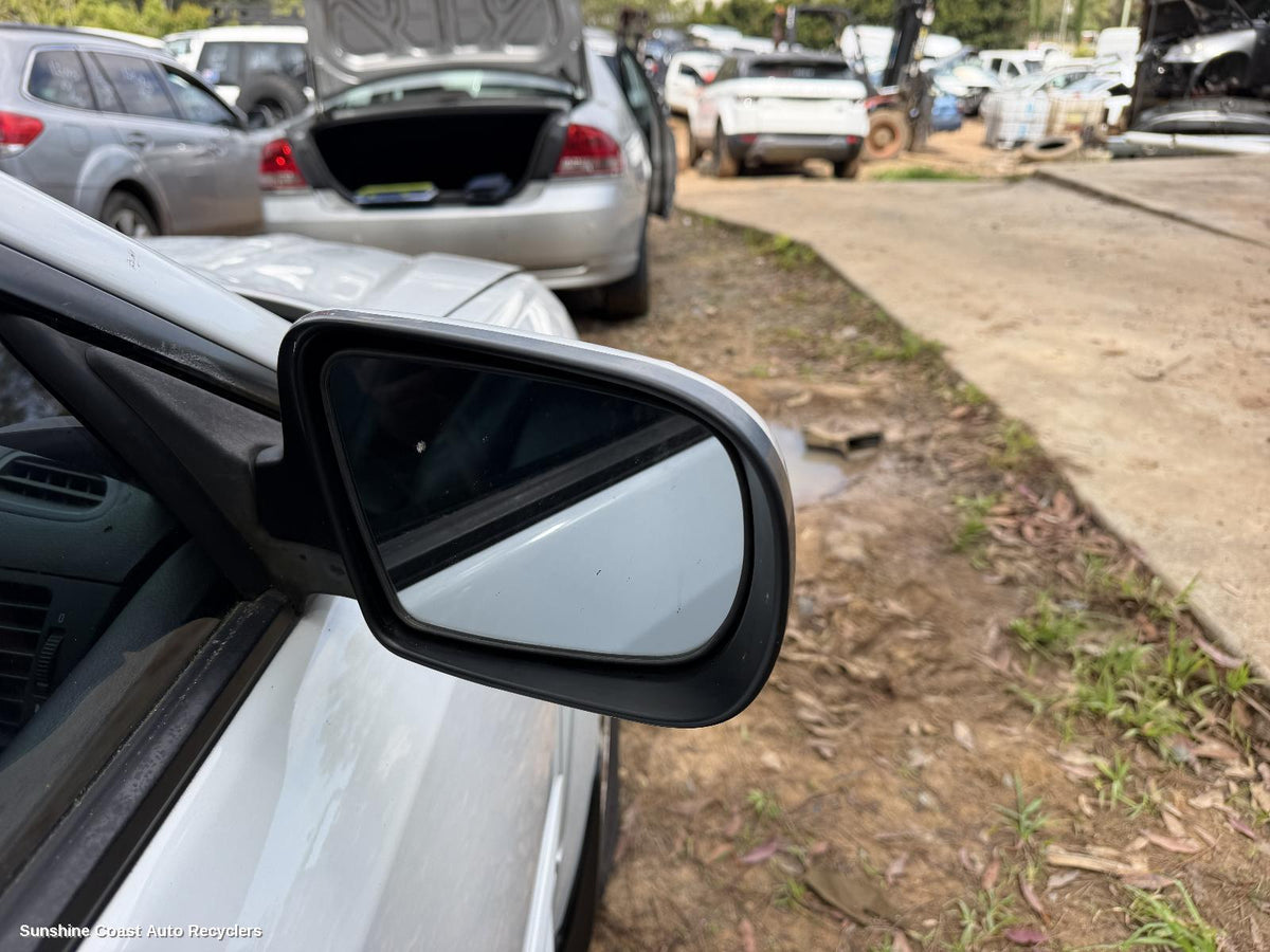 2003-2006 Subaru Outback Right Door Mirror