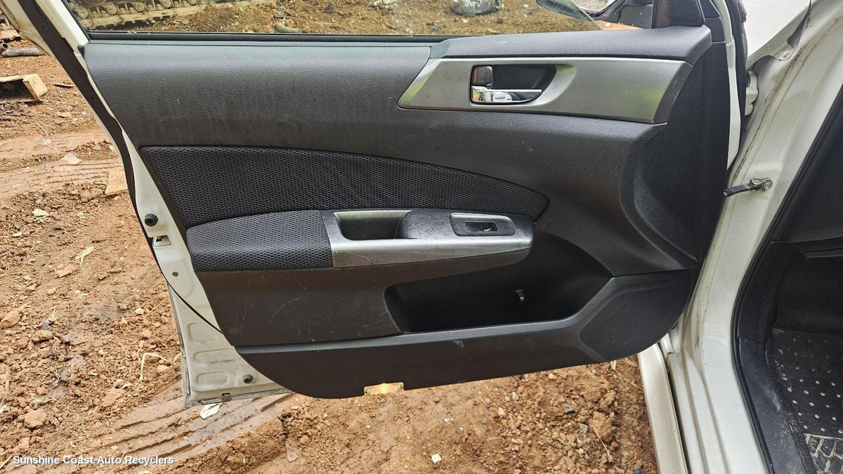 2009-2014 Subaru Liberty Door Handle