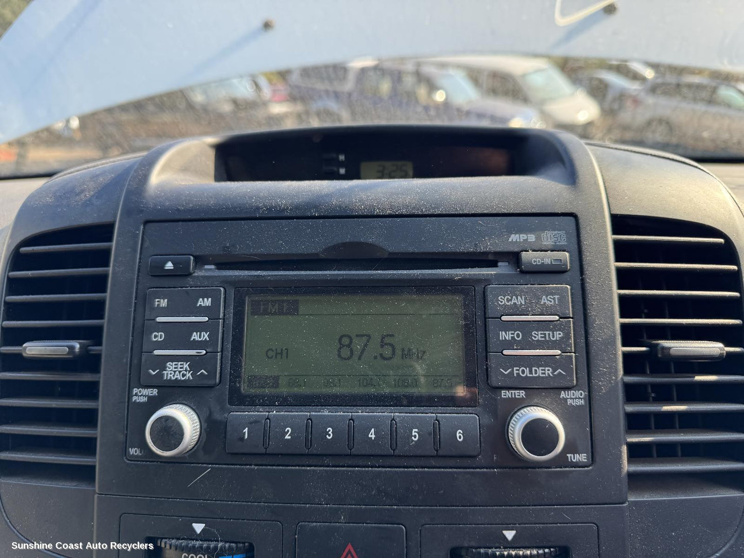 2010 Kia Carnival/grand Carnival Radio Cd Dvd Sat Tv