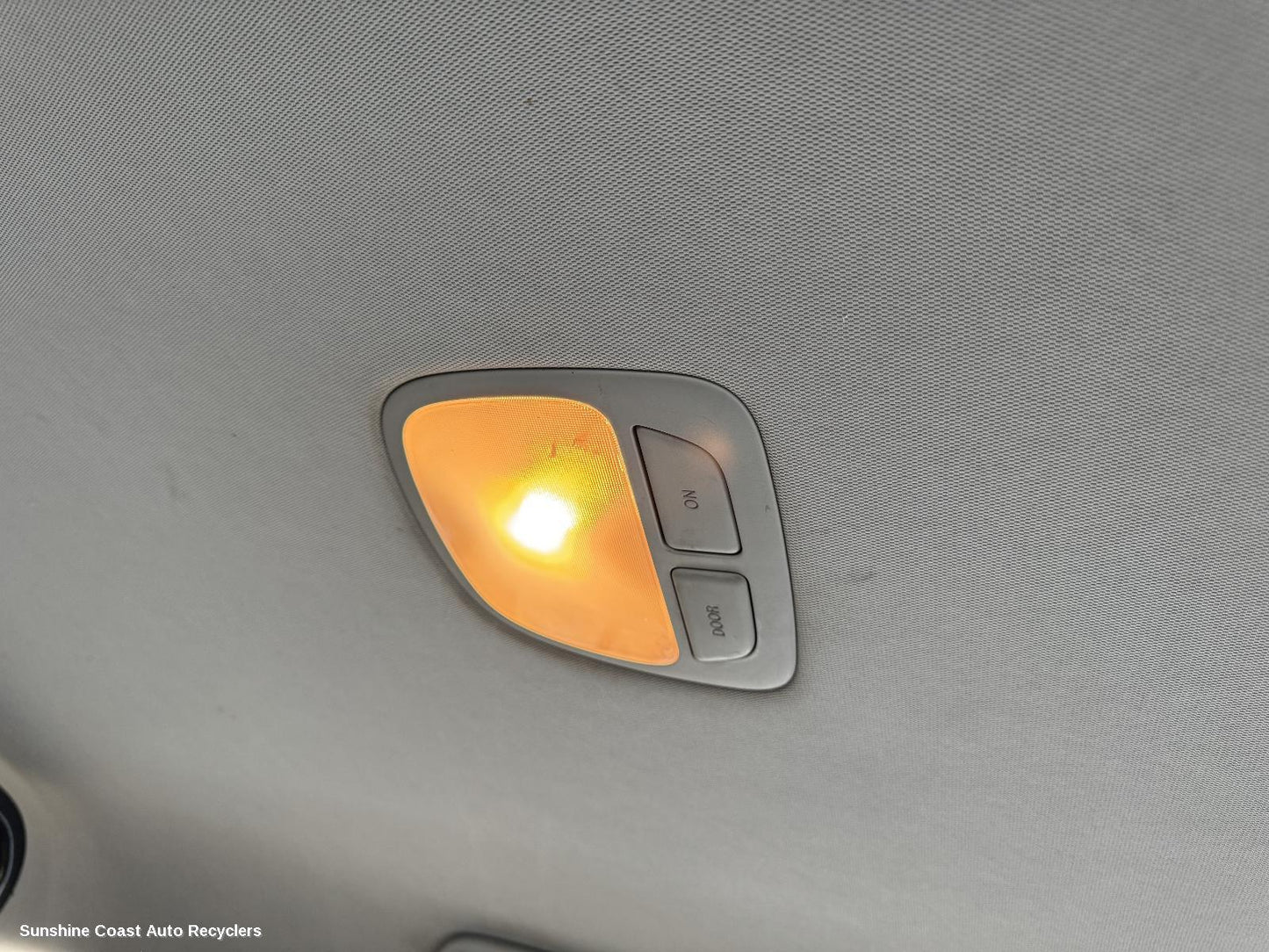 2011 Hyundai Santa Fe Courtesy Light