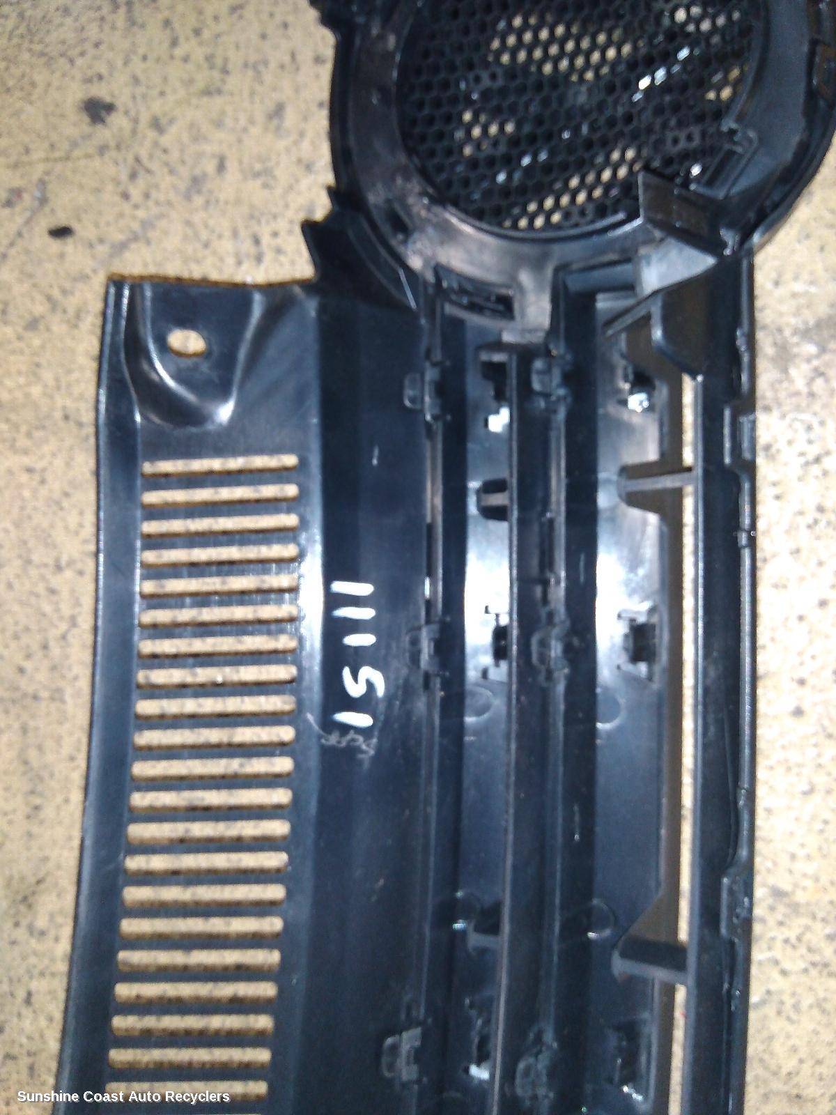 2009-2013 Volkswagen Golf Grille