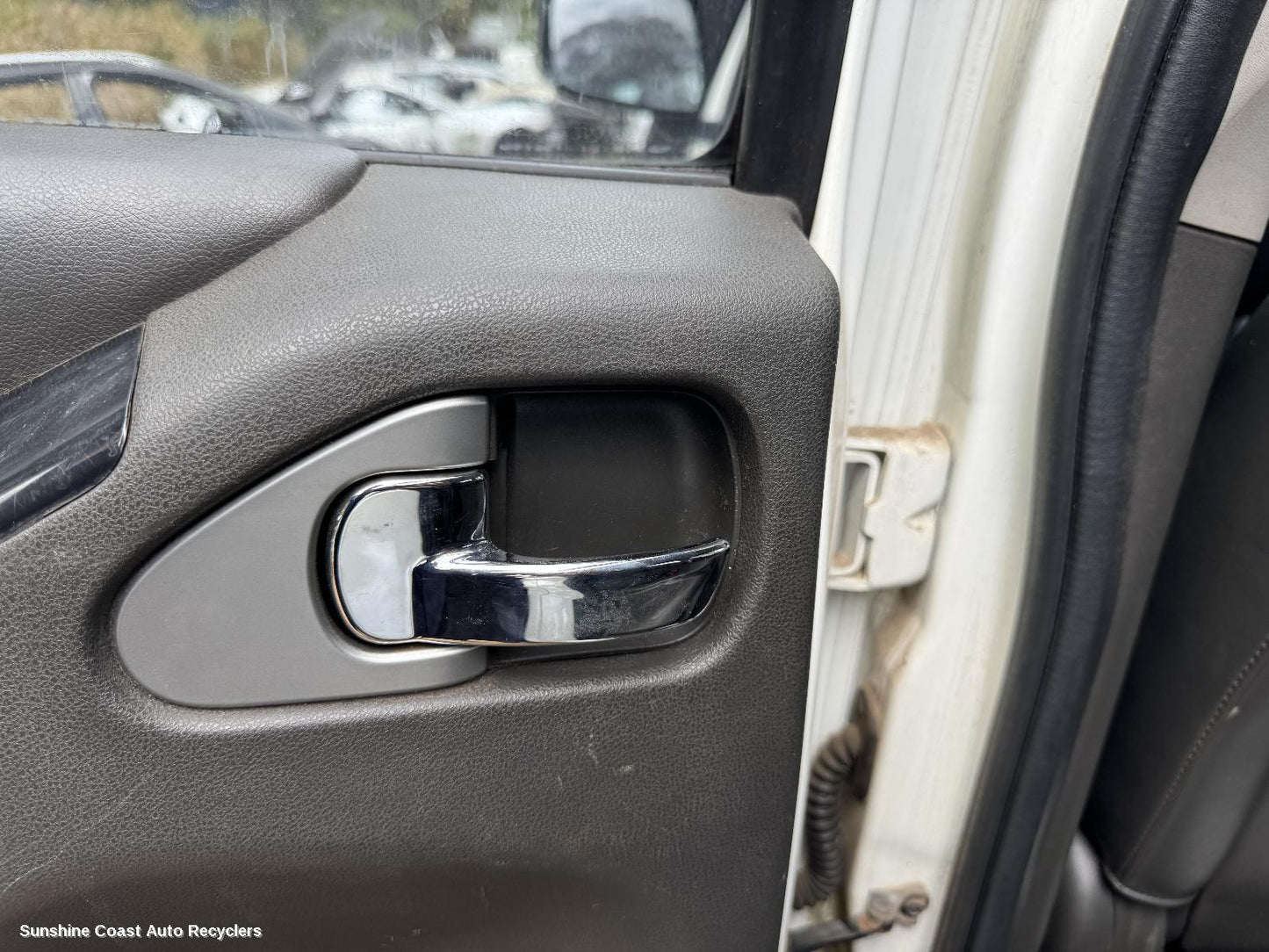 2010 Nissan Pathfinder Door Handle