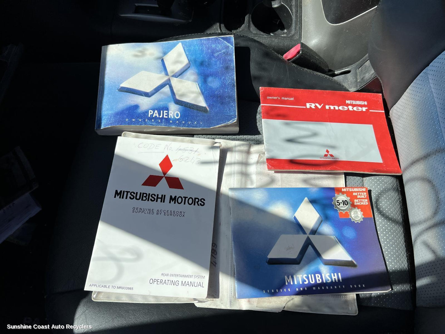 2002-2006 Mitsubishi Pajero Owners Handbook