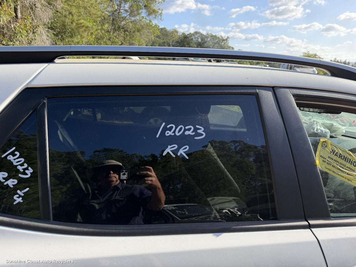 2020-2026 Kia Stonic Right Rear Door Window