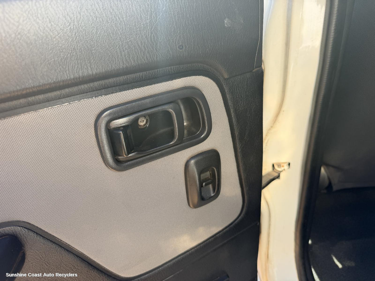 1997-2015 Nissan Navara Door Handle