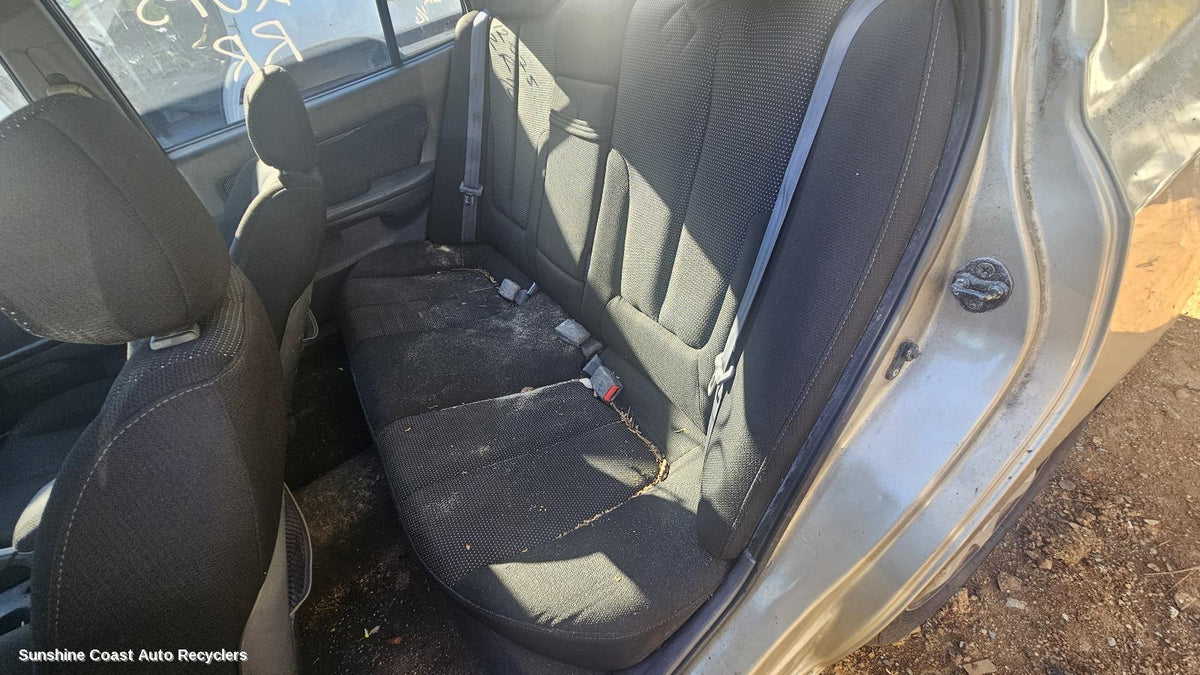 2000-2003 Hyundai Elantra 2nd Seat  Rear Seat