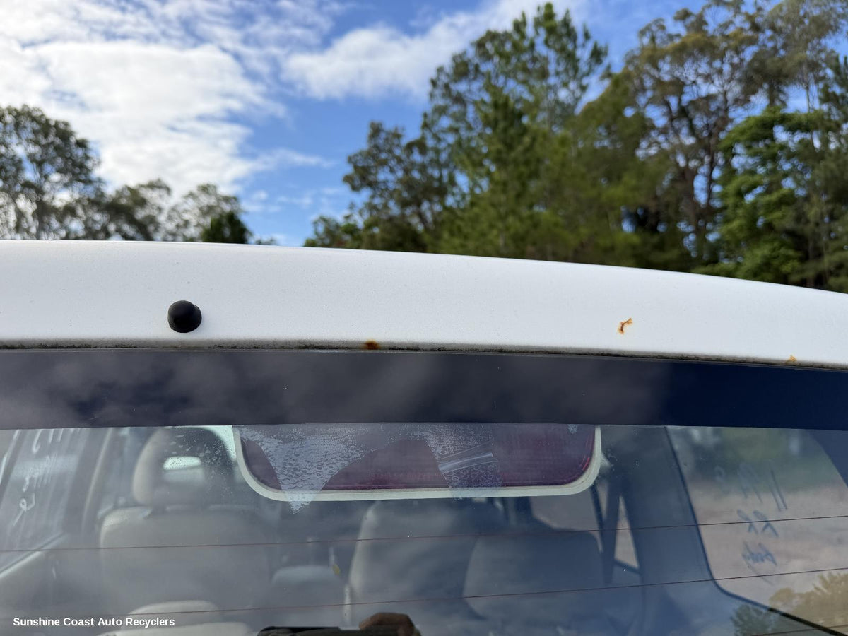 2000-2002 Mitsubishi Pajero High Level Stoplight
