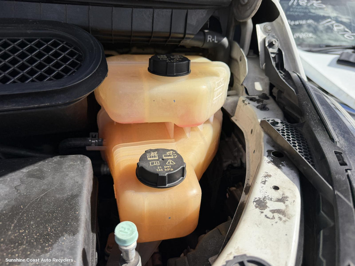 2020-2021 Ldv Deliver 9 Overflow Bottle