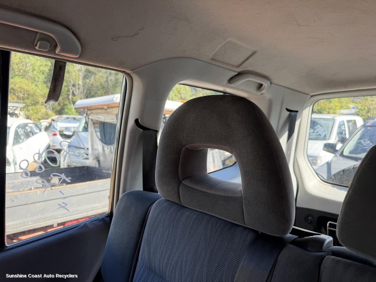 2000-2006 Mitsubishi Pajero Headrest