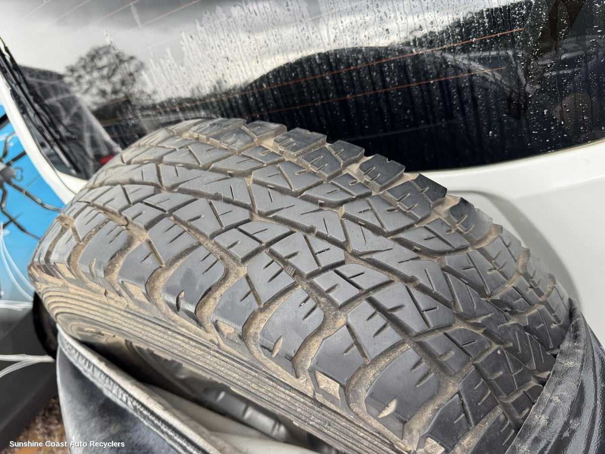 2000-2002 Mitsubishi Pajero Wheel Mag