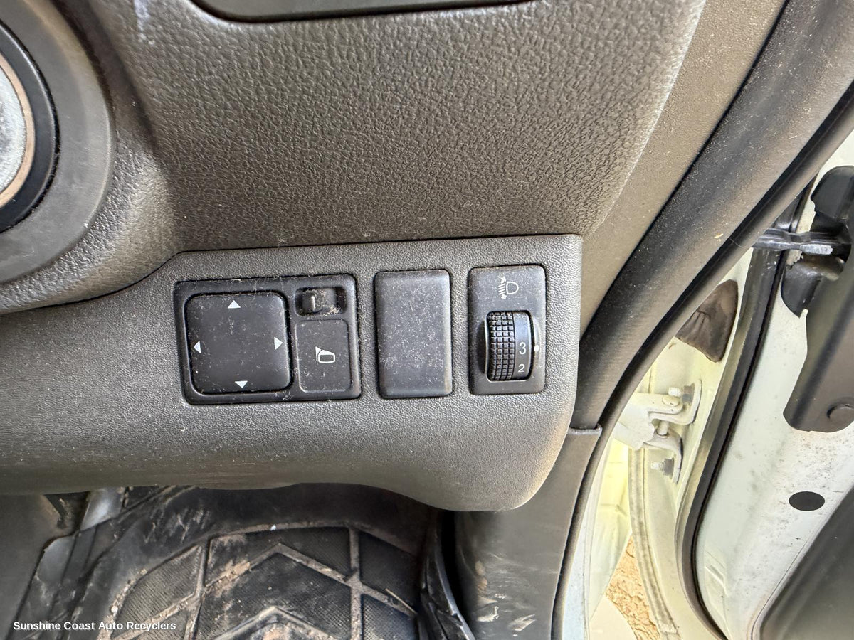 2005-2013 Nissan Pathfinder Misc Switch Relay