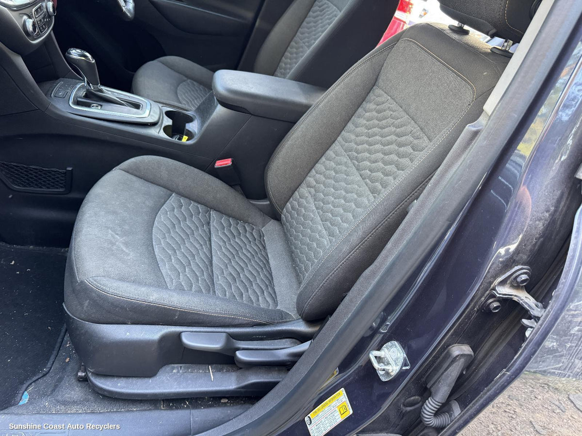 2017-2020 Holden Equinox Front Seat