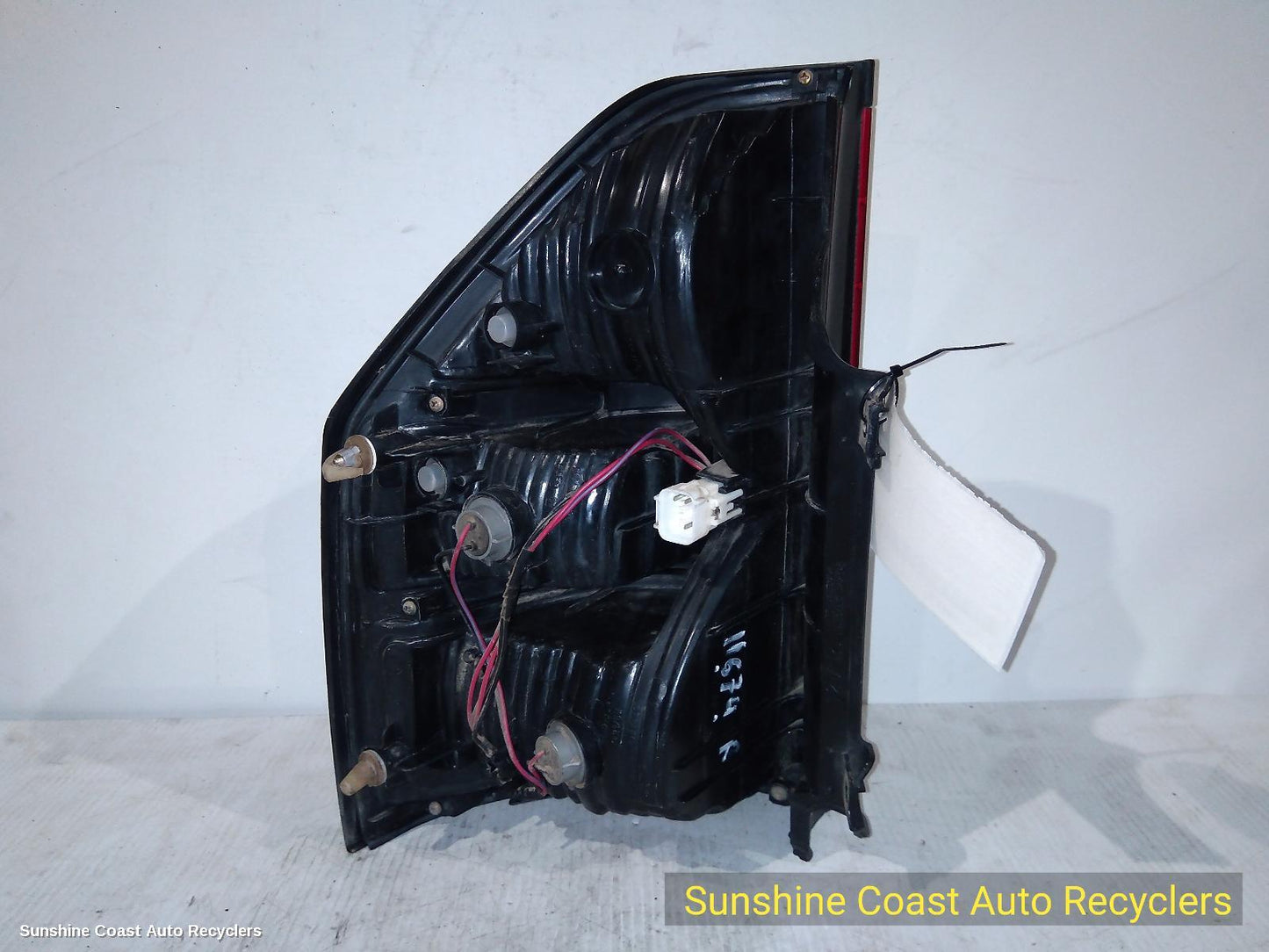 2002 Mitsubishi Pajero Right Taillight