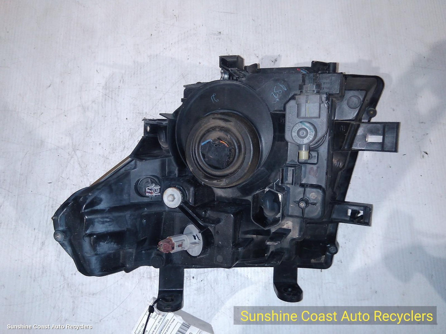 2012 Nissan Navara Right Headlamp