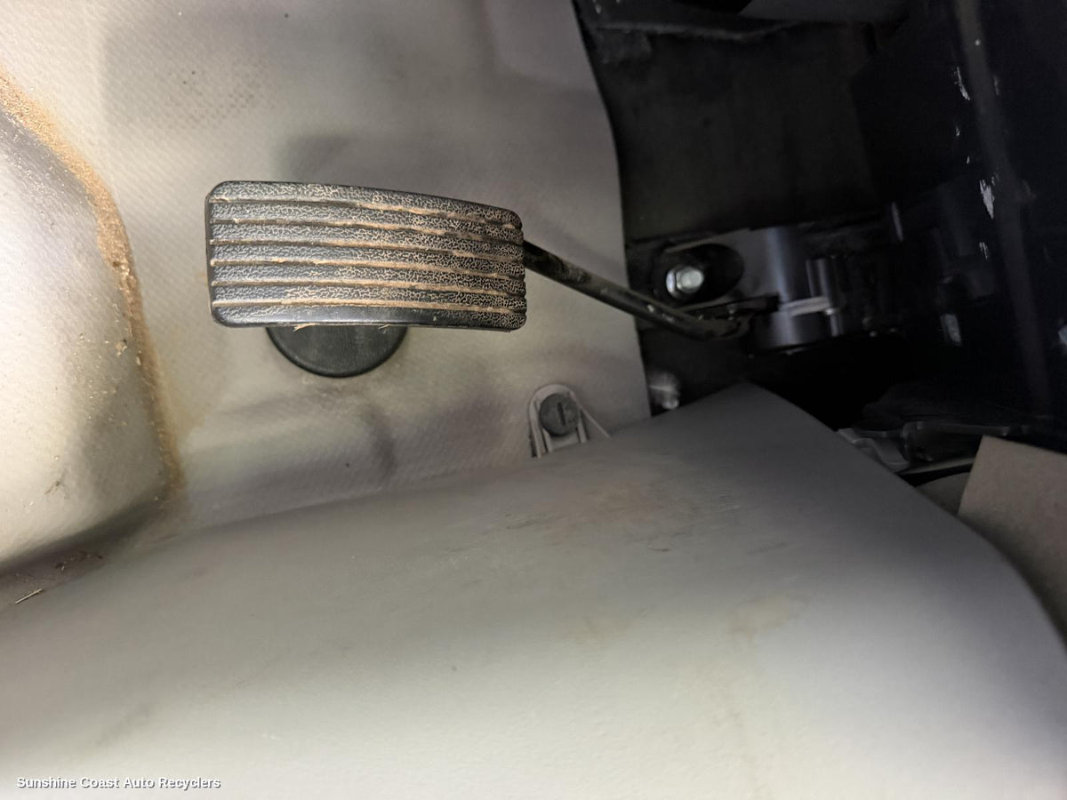 2009-2015 Mitsubishi Triton Pedal Assembly
