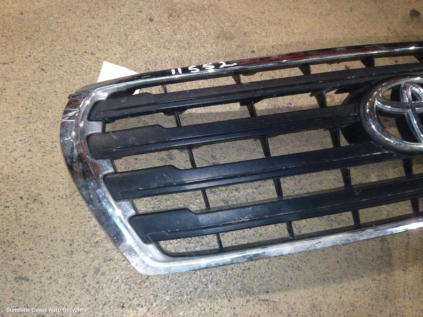 2012-2015 Toyota Landcruiser Grille