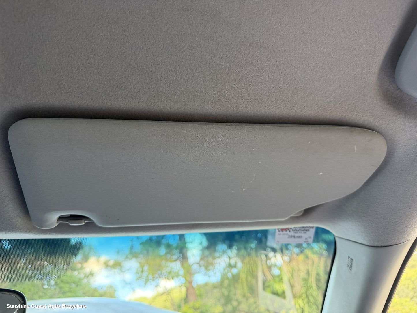 2009-2012 Mitsubishi Outlander Sunvisor