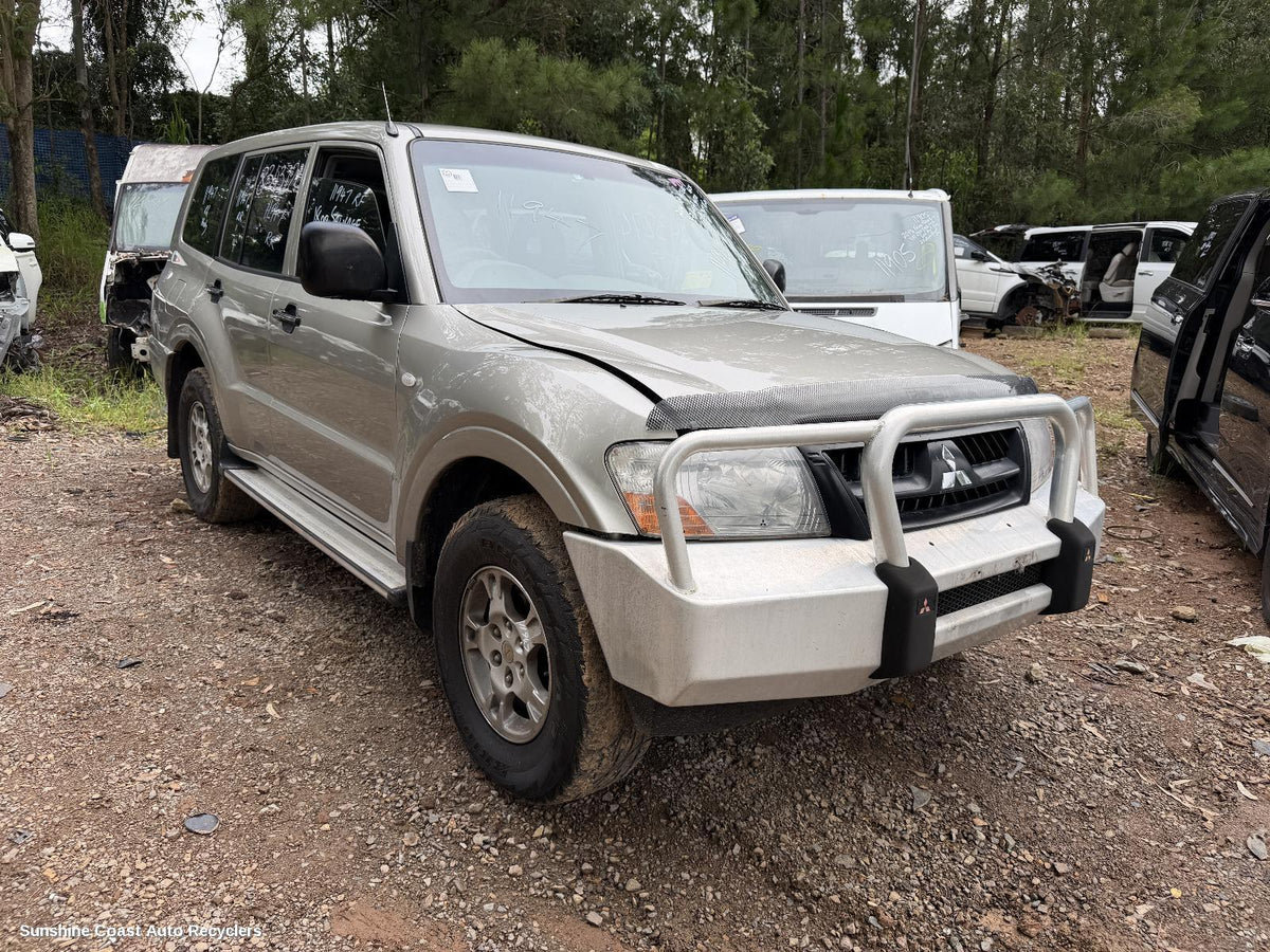 2000-2006 Mitsubishi Pajero Air Cleaner Box
