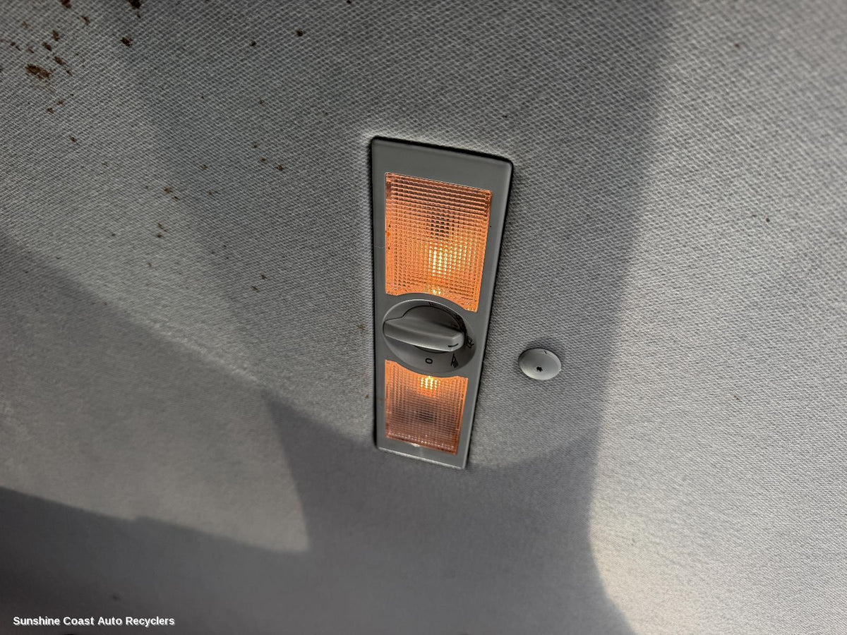 2010-2022 Volkswagen Amarok Courtesy Light