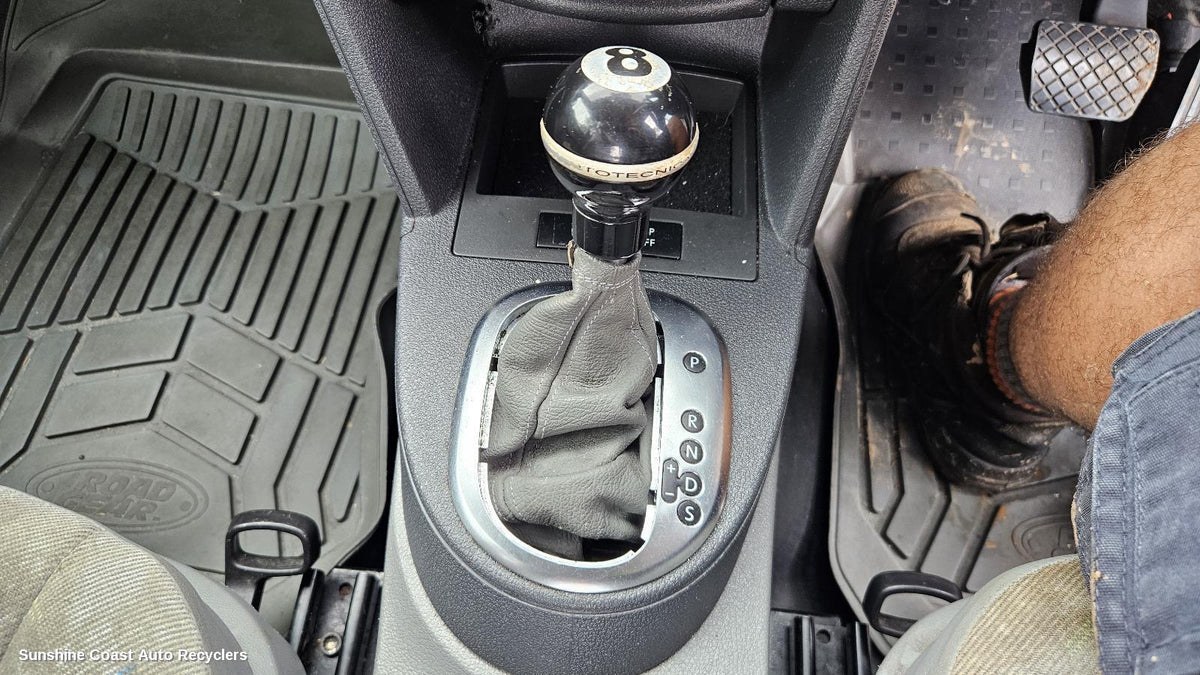 2004-2010 Volkswagen Caddy Gear Stick Shifter