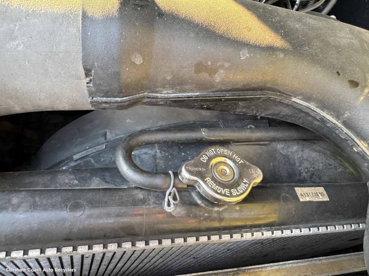 2000-2002 Mitsubishi Pajero Radiator