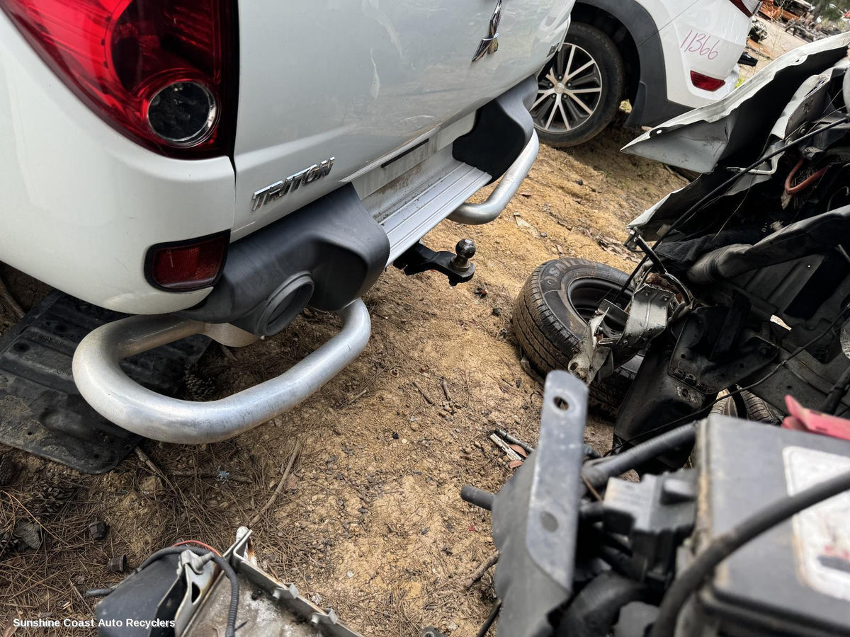 2009-2015 Mitsubishi Triton Towbar