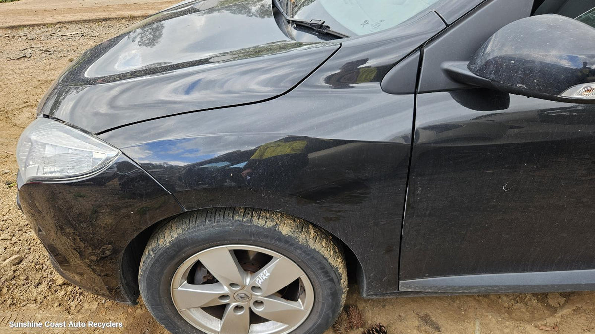 2010-2014 Renault Megane Left Guard