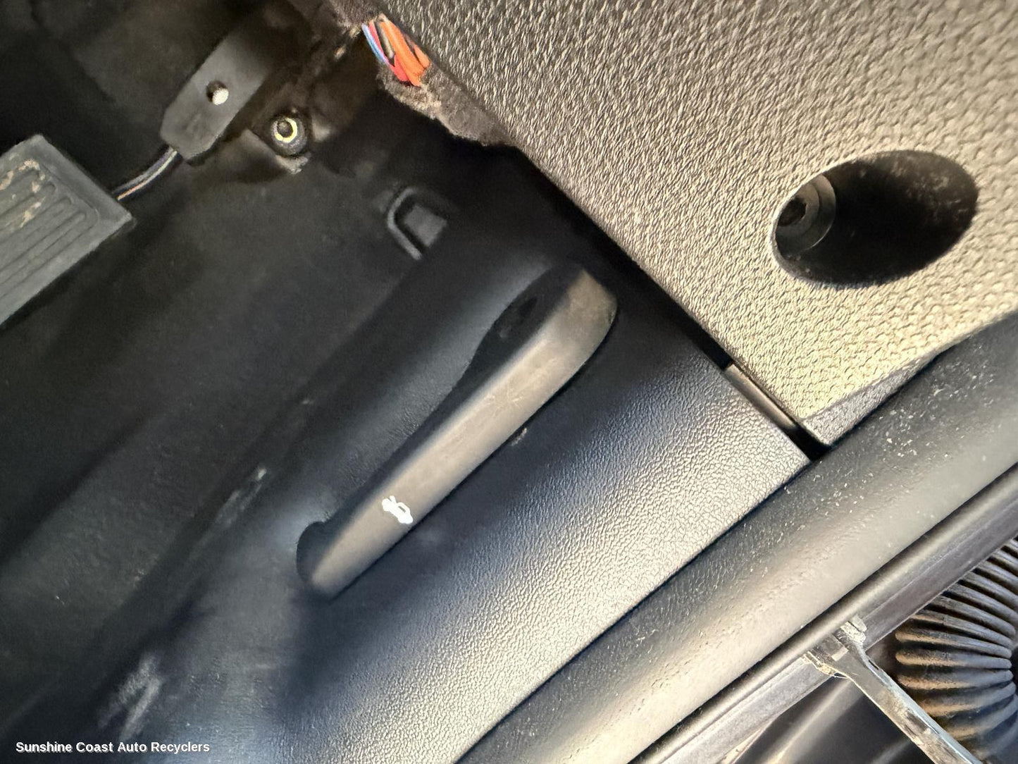 2009-2016 Hyundai Ix35 Bonnet Release