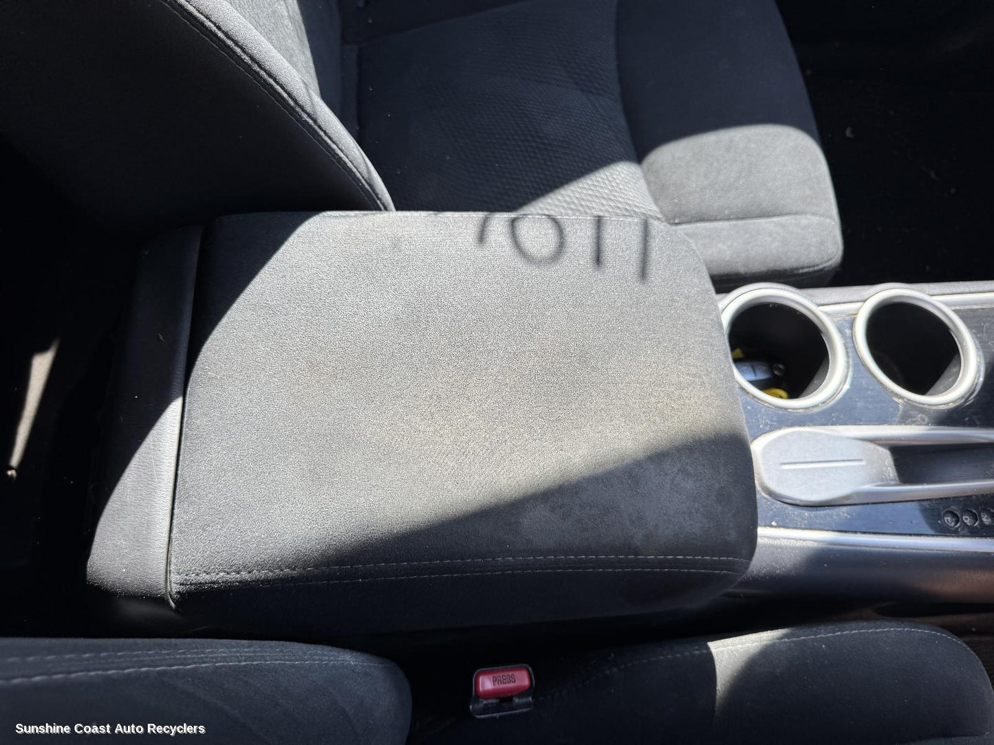 2013-2016 Nissan Pathfinder Console
