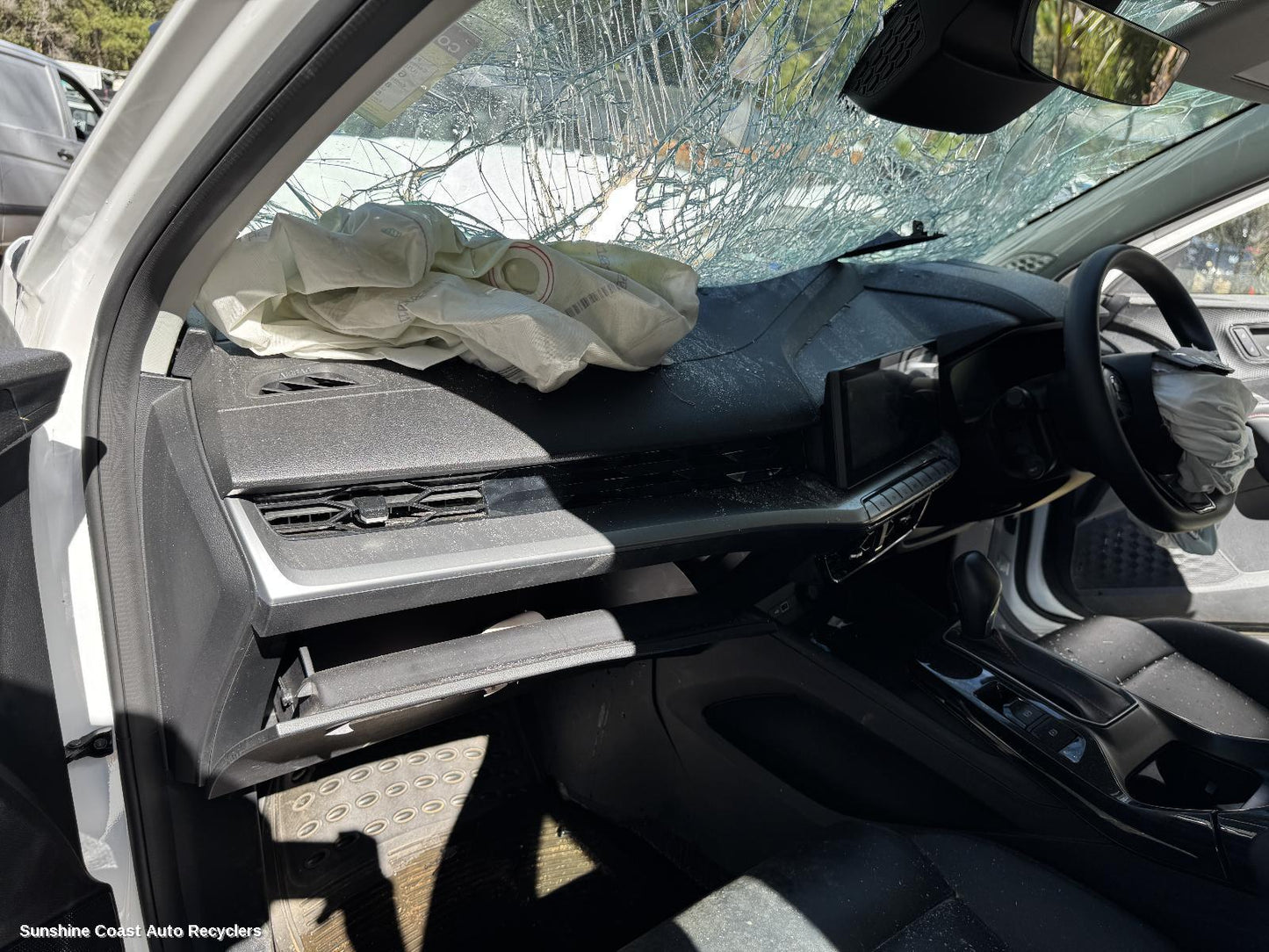 2023 Mg Mg5 Glove Box