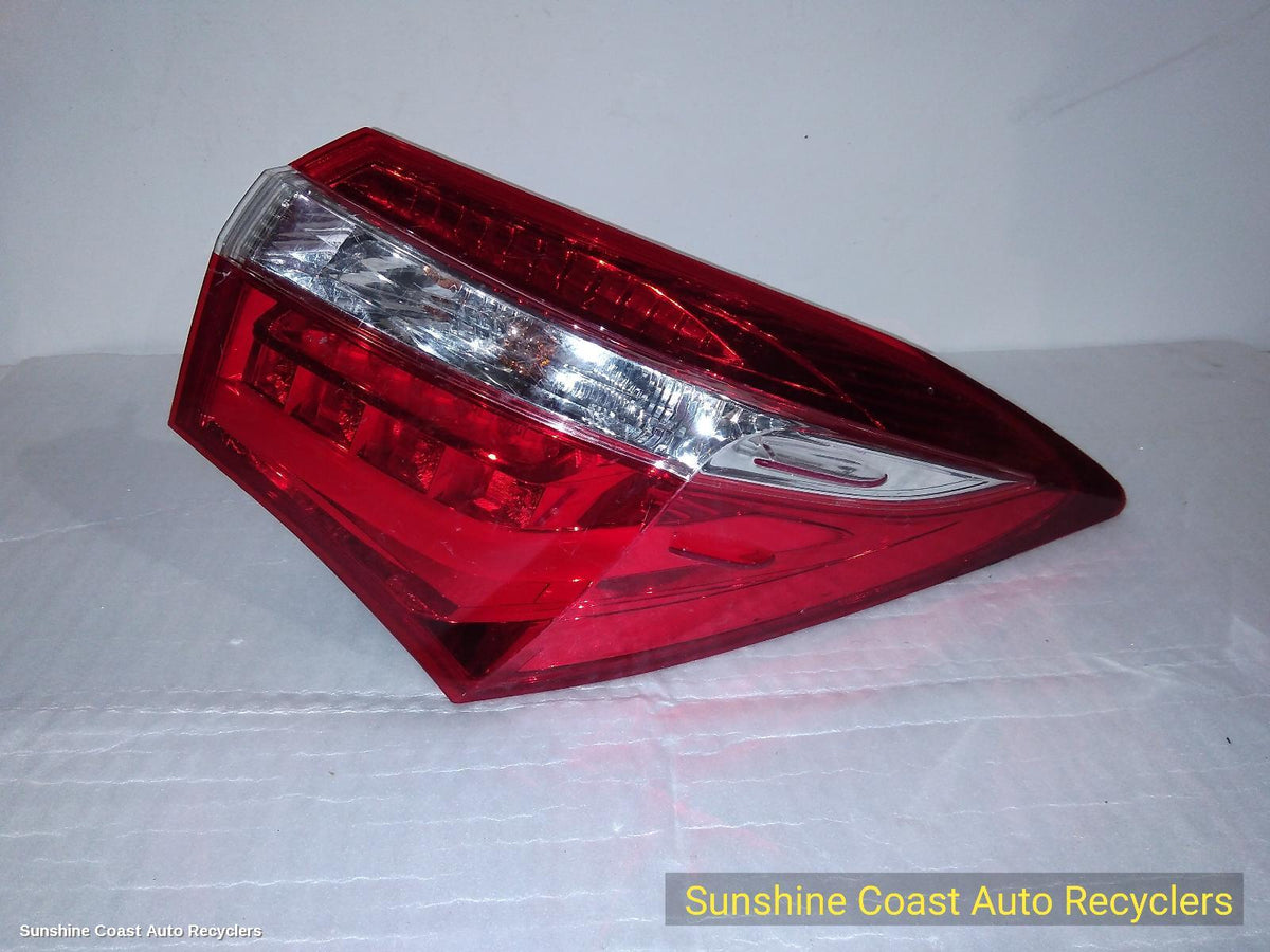 2013-2016 Toyota Corolla Right Taillight
