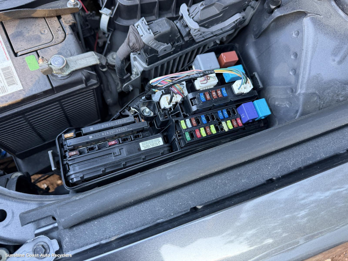 2011-2017 Toyota Camry Fuse Box