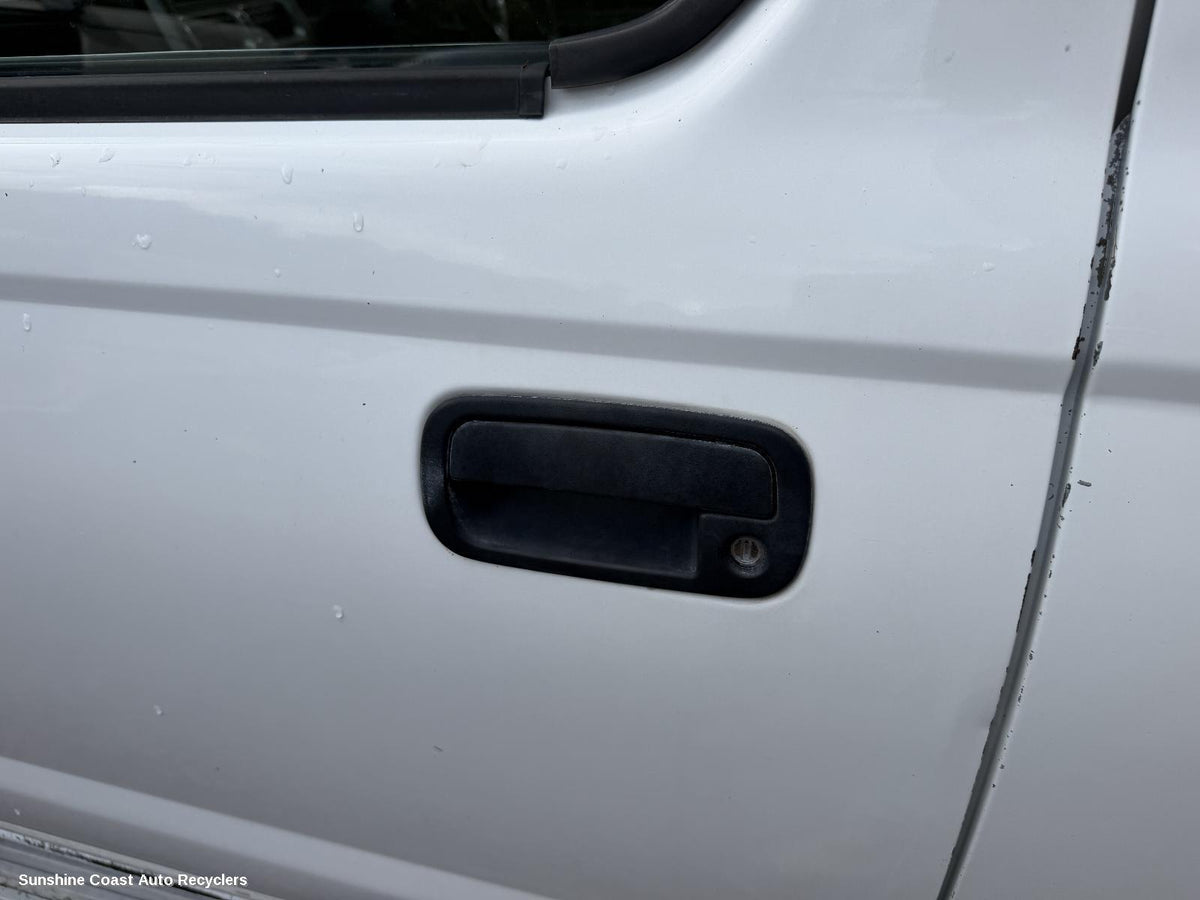 1997-2015 Nissan Navara Door Handle