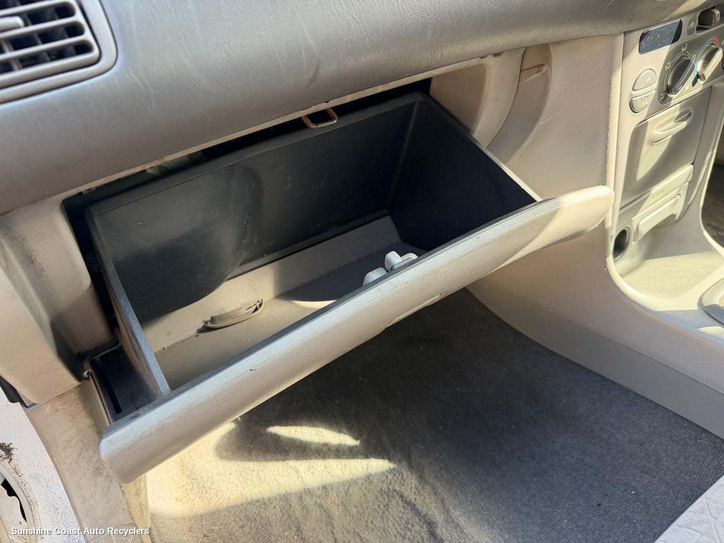 1998-2001 Toyota Corolla Glove Box