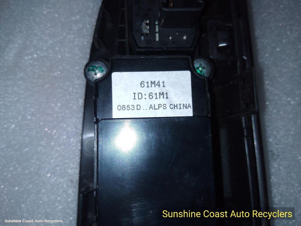 2022-2025 Suzuki S-cross Pwr Dr Wind Switch
