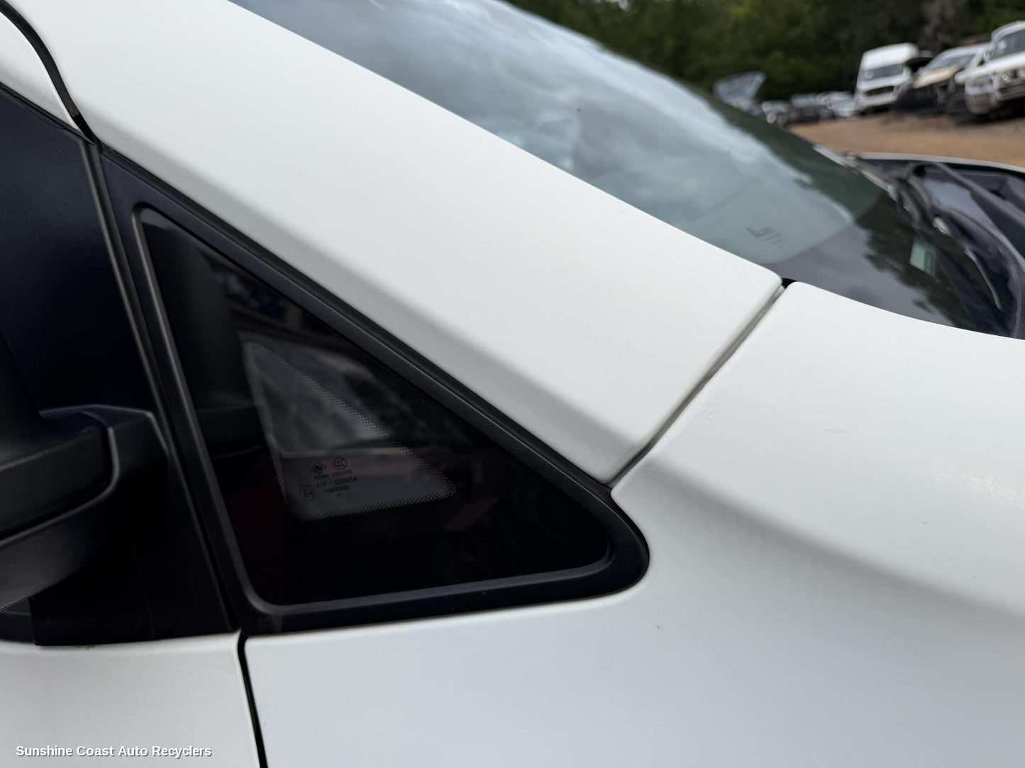 2015-2025 Ldv G10 Right Front 1 4 Door Glass