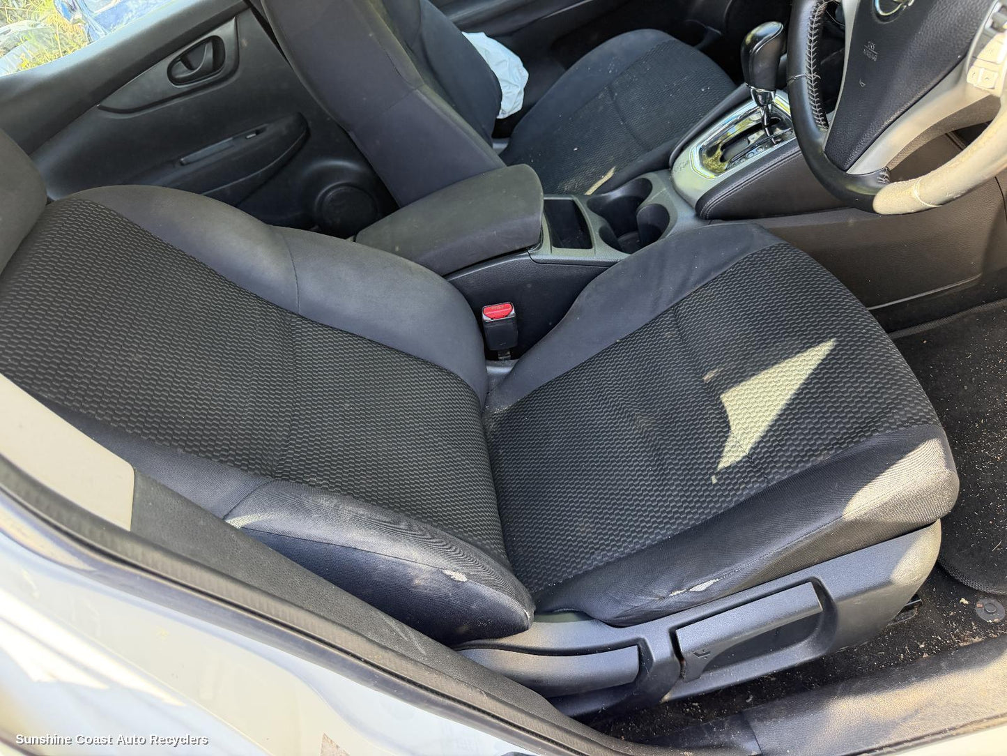 2013-2021 Nissan Qashqai Front Seat