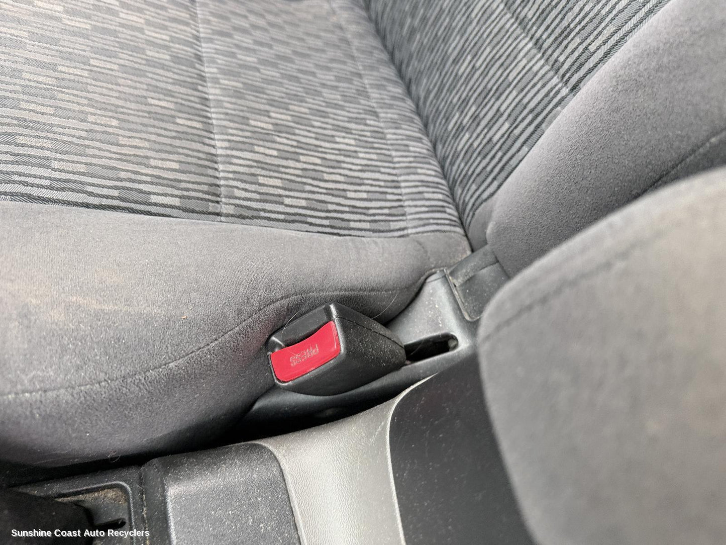 2002-2004 Mitsubishi Pajero Seatbelt Stalk