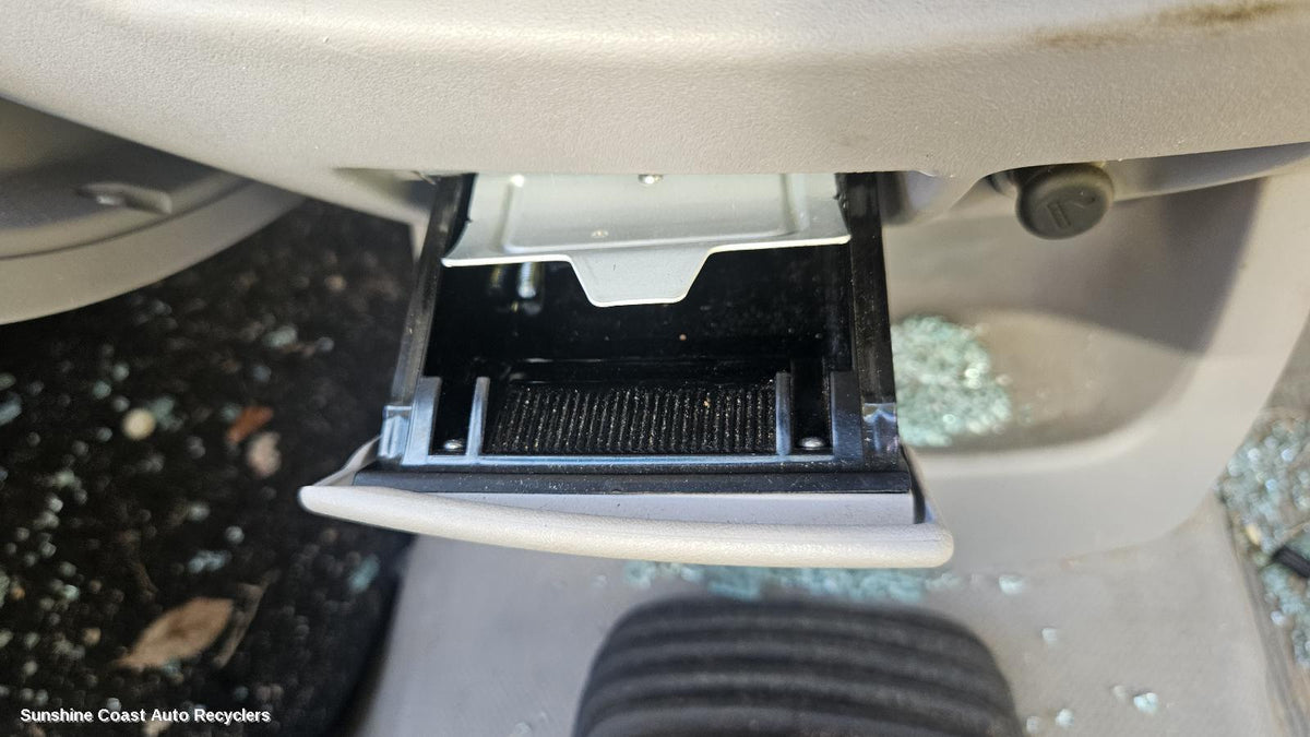 2009-2015 Mitsubishi Triton Ashtray