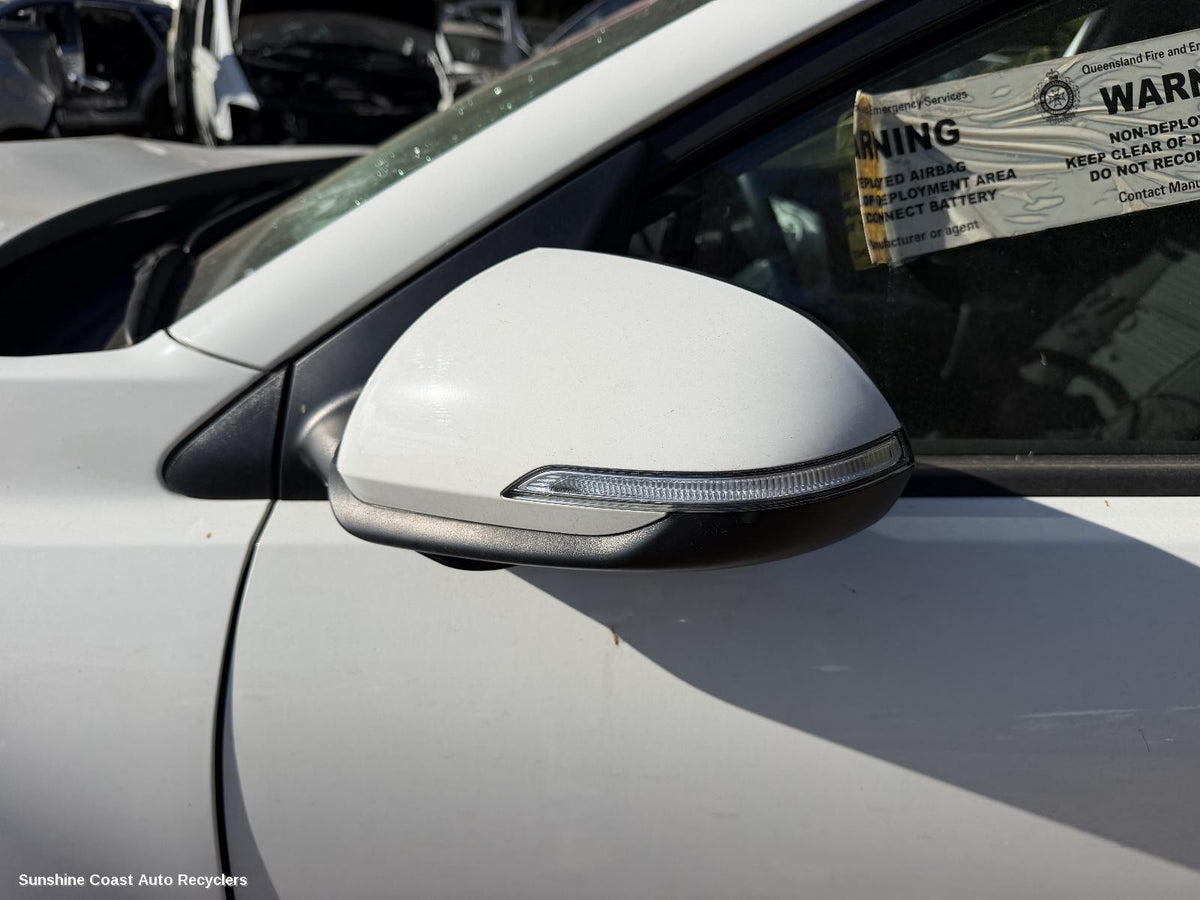 2020-2026 Kia Stonic Left Door Mirror