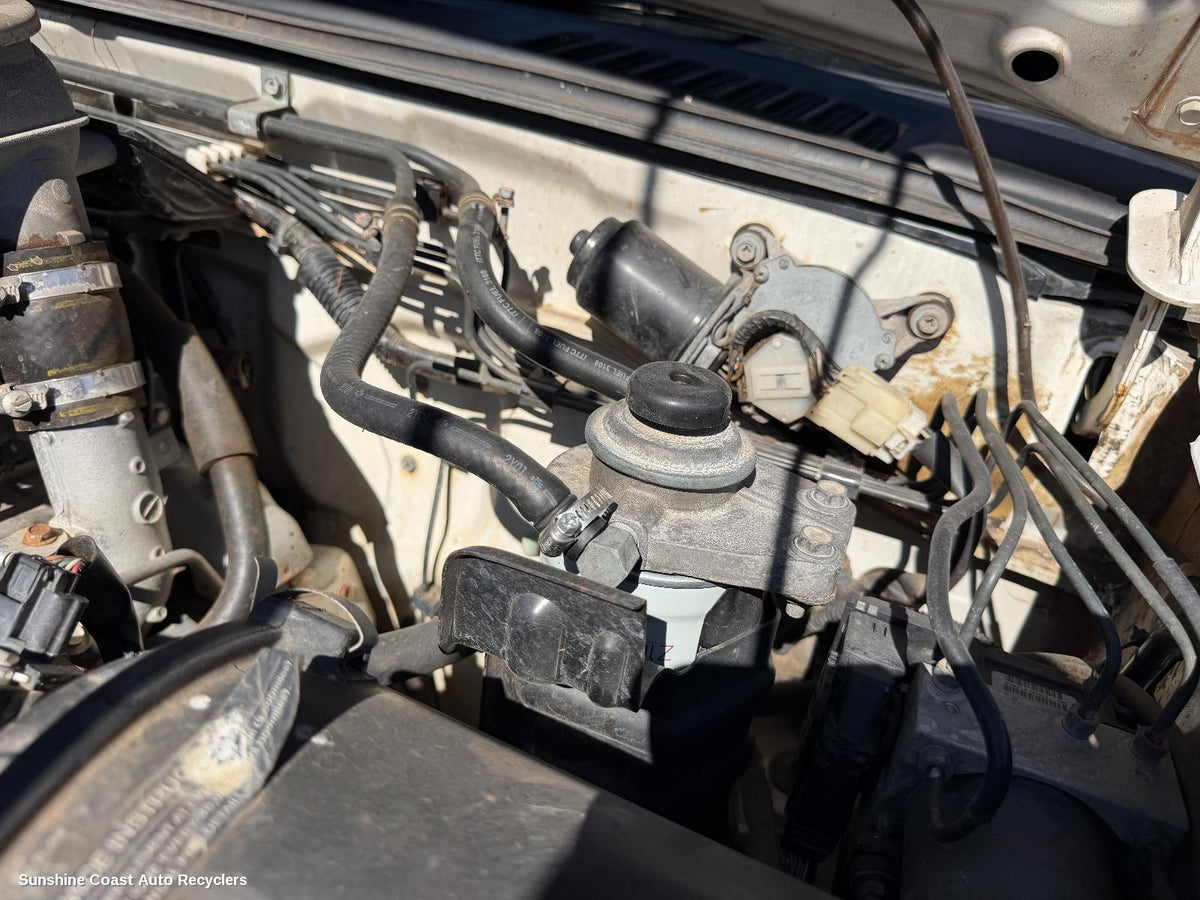 2008-2015 Nissan Navara Fuel Filter Housing