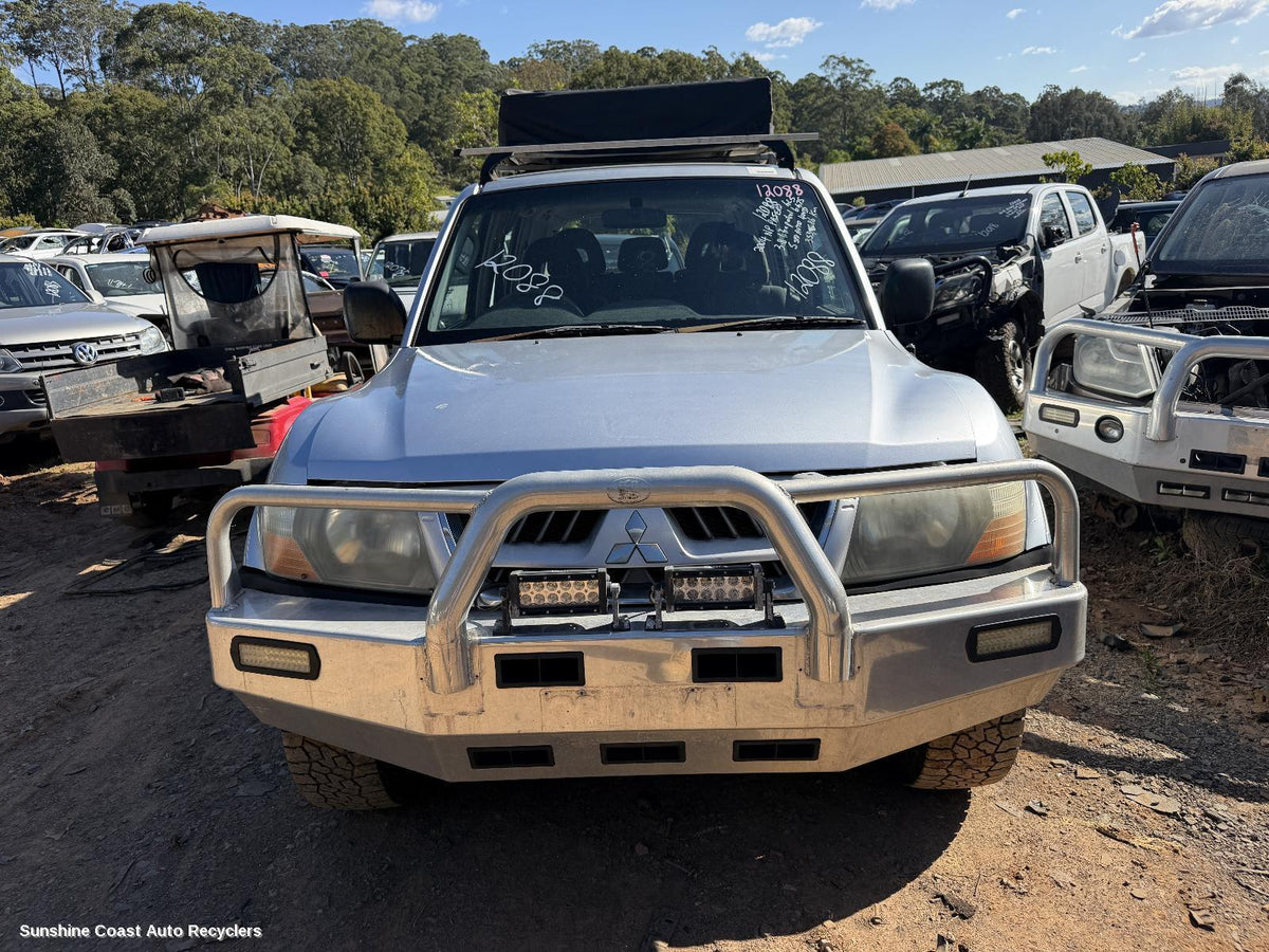 2002-2006 Mitsubishi Pajero Bonnet